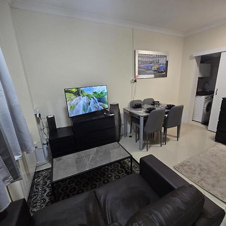 אנפילד Shanti House מראה חיצוני תמונה